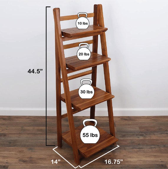 En forma de escalera estantería de madera contra la pared - China
