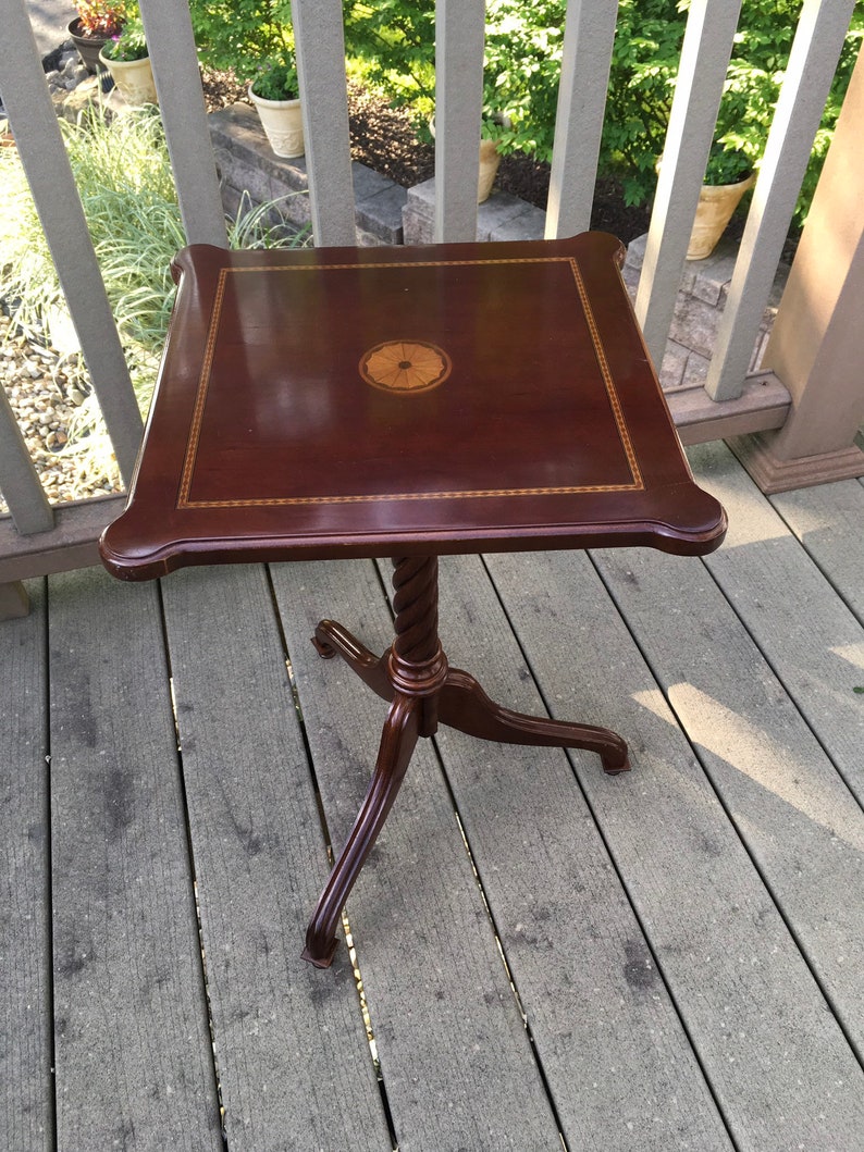 The Ay Company Wooden Tilt Top Side Table Accent W Inlaid Medallion Border Made In Malaysia 1994