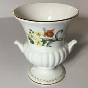 Vintage Wedgwood “Mirabelle” small Urn