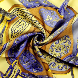 エルメス　プチカレ　CARPE DIEM 40 HERMES Petit Carre 40 CARPE DIEM 15in Silk Scarf 40cm