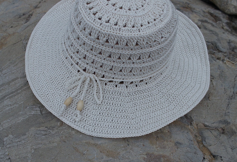 Patron au crochet Chapeau de soleil pétales PDF image 2