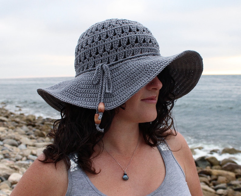 Patron au crochet Chapeau de soleil pétales PDF image 1