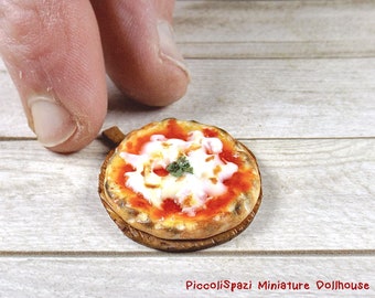 Margherita pizza, miniature fake food, tomato and buffalo mozzarella, 1:12 scale dollhouse, rustic homemade pizzeria, roombox realistic ooak