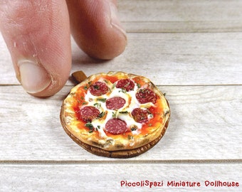 Miniature fake food, Pepperoni pizza, pinsa 1:12 scale, food dollhouse, pizzeria Italy, Italian food, pizza for dolls, fake salami, ooak