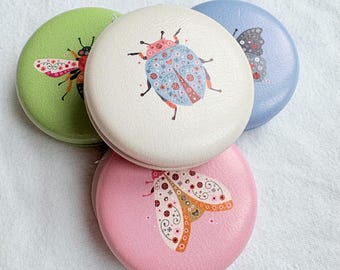 Cute Bug Pocket Mirror for Kids – Butterfly, Bee, Ladybird & Moth Compact Mirror – Small Girl Gift, Party Bag Filler, Stocking Stuffer