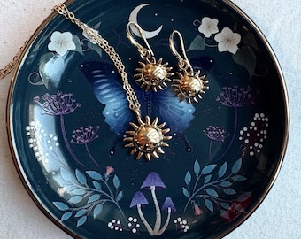 Midnight Moth Ceramic Trinket Dish – Jewellery Holder & Ring Dish | Nature-Inspired Home Decor | Gift for Her