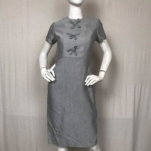 Vintage Dress Short Sleeve Size Small Flowers Pinstripe // Women's Dress Small Medium Wiggle Style