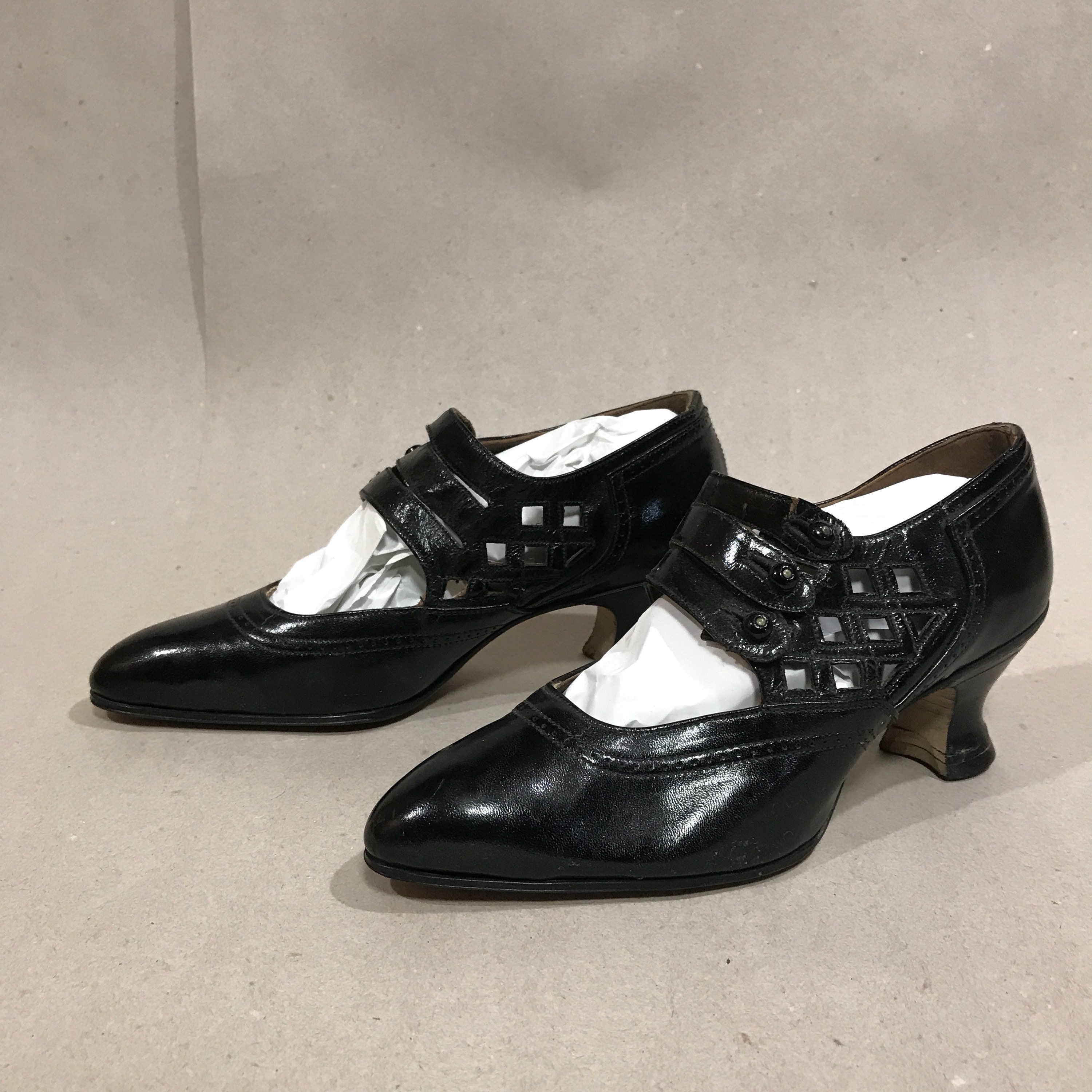 Flapper Shoes 1920s Heels Black Leather // Size 7 6 1/2