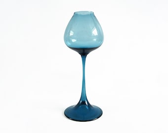 Nils Landberg Tulip glass. Made by Orrefors, Sweden. 1950's or 1960's.