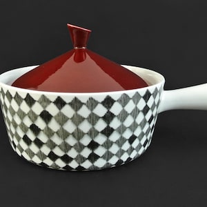 Marianne Westman Red Top saucepan. Made by Rörstrand, Sweden.