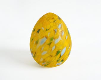 Monica Backström Boda glass egg. Sweden. 1970's.
