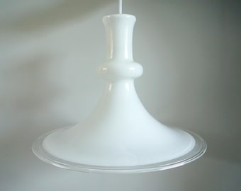 Holmegaard Etude pendel glass pendant lamp. Designed by Michael Bang. 1980's. Large size.
