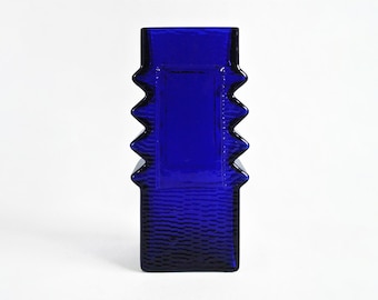 Bergdala Glasbruk glass vase. Sweden. 1960's or 1970's.