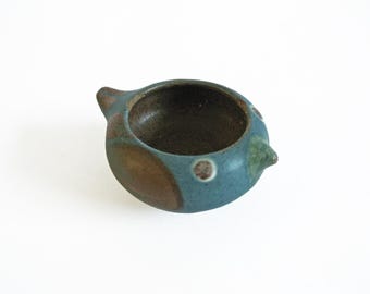 Dybdahl bird egg ceramic cup. Denmark, 1960's. Danish studio pottery.