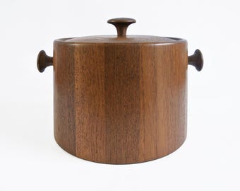 Danish teak ice bucket. Made by Digsmed, Denmark. 1950's or 1960's. Mid century modern. Danish design.