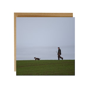 Carte de voeux de la vie à la campagne, rentrer à la maison avec votre chien à la fin de la journée, carte de voeux vierge - carte de chien de travail - carte d'épagneul springer