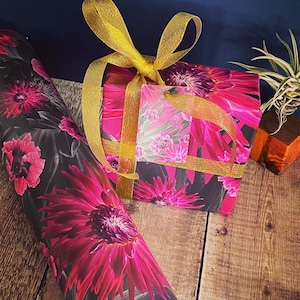 Gift wrap - Dhalia and Poppy Floral Gift Wrap and tag set - pink Flower wrapping paper - wrapping paper - gift wrap - floral wrap