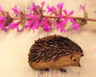 Igel Brosche - Igel Abzeichen - Igel Pin - Wildlife Abzeichen - Urchin - Holz Abzeichen - Handbemalt - Naturliebhaber - Wildlife Geschenk Igel