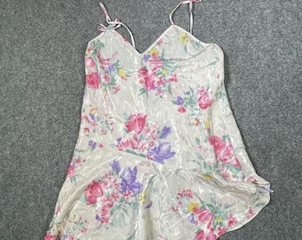 Koszula nocna z satyny żakardowej w stylu vintage, biała, kwiatowa, fantazja, Morgan Taylor, śliczne