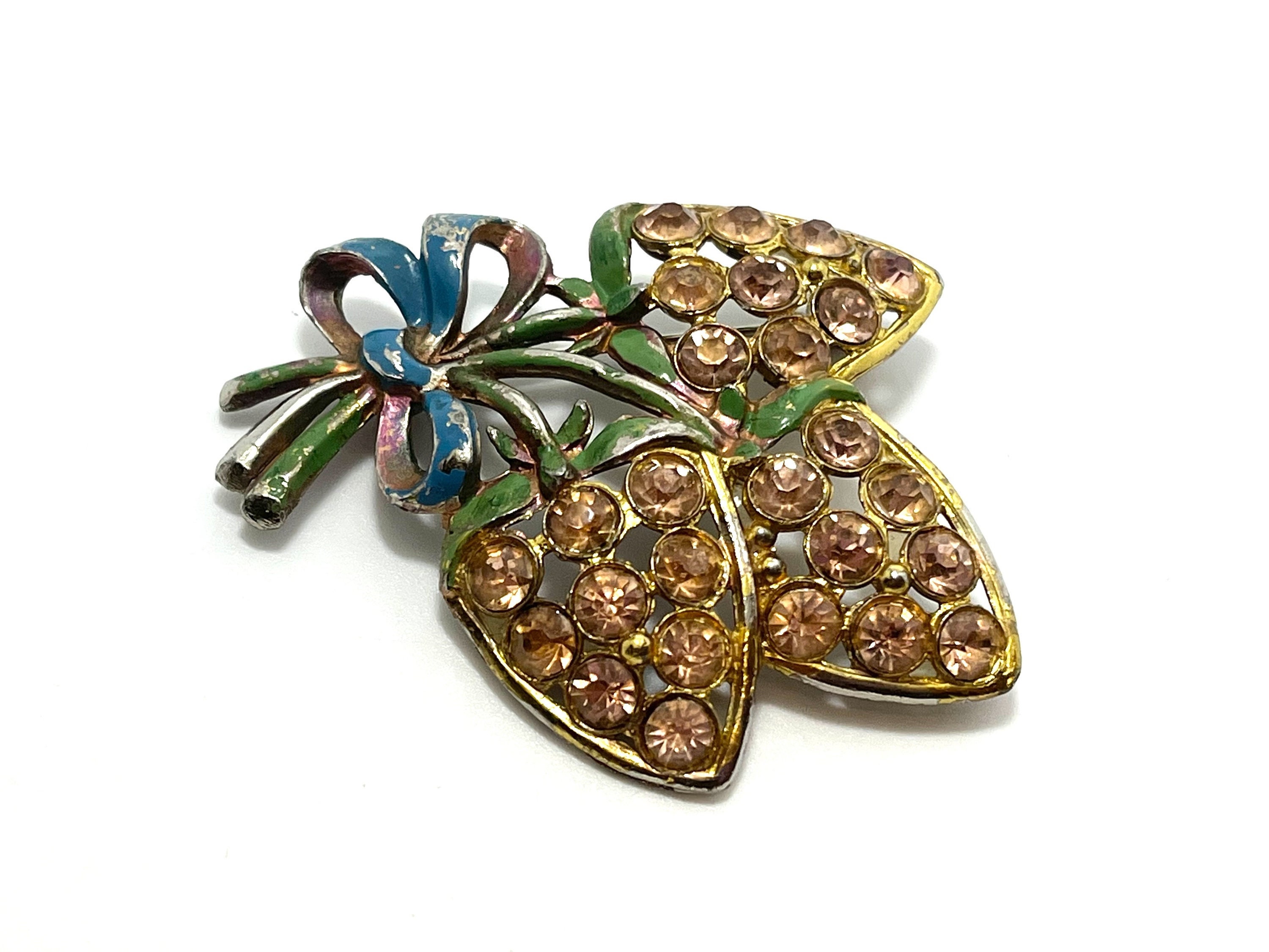 Fred Gray Brooch - Etsy Hong Kong