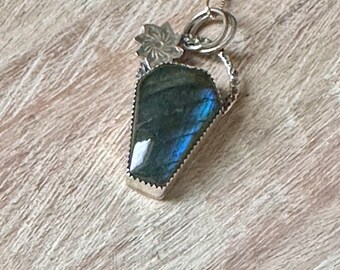 Blue labradorite coffin pendant necklace on box chain, blue coffin pendant, small blue coffin pendant necklace, labradorite stone pendant