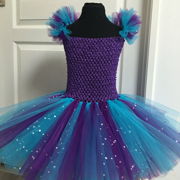 Tutu violet et bleu tres volumineux