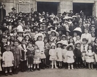 Belle Epoque Paris // Social History Portrait /// Edwardian Women with Children /// Original Antique French Real Photo Postcard // Year 1906