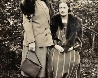 Women Portrait in Winter Fur Fashion /// The Roaring Twenties // Flapper Ladies /// Original Antique German Real Photo Postcard // Year 1925