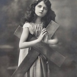 Religious Child /// Holy Cross /// Catholic Faith /// Original Antique Spanish Postcard /// Year 1910