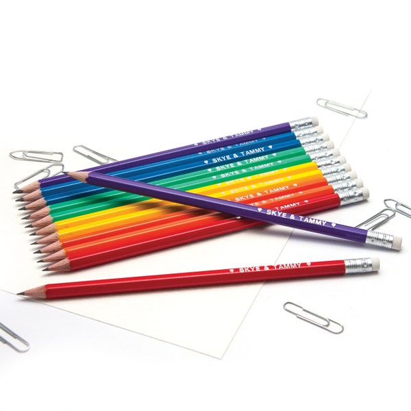 Regenbogen-Bleistifte Hochwertige personalisierte Bleistifte mit Namen gedruckt - mehrfarbige LGBTQ Pride Flag-Farben (plus andere Farben verfügbar)