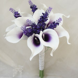 Disposición Látex PU Calla Lily Real Touch 10 tallos Bouquet con encaje y lavanda