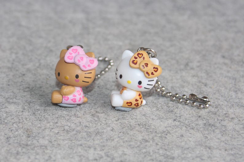 Japanese Kawaii Vintage Kitty Keychain, Mobile Phone Charm, Limited Edition, Kitty Dress In Leopard Print Clothes, Friendship Gift image 2