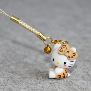 Japanese Kawaii Vintage Kitty Keychain, Mobile Phone Charm, Limited Edition, Kitty Dress In Leopard Print Clothes, Friendship Gift White Kitty