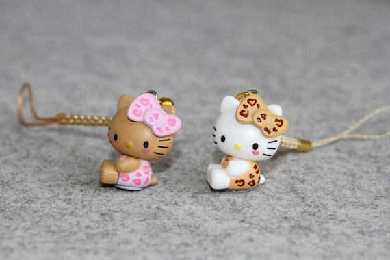 Japanese Kawaii Vintage Kitty Keychain, Mobile Phone Charm, Limited Edition, Kitty Dress In Leopard Print Clothes, Friendship Gift