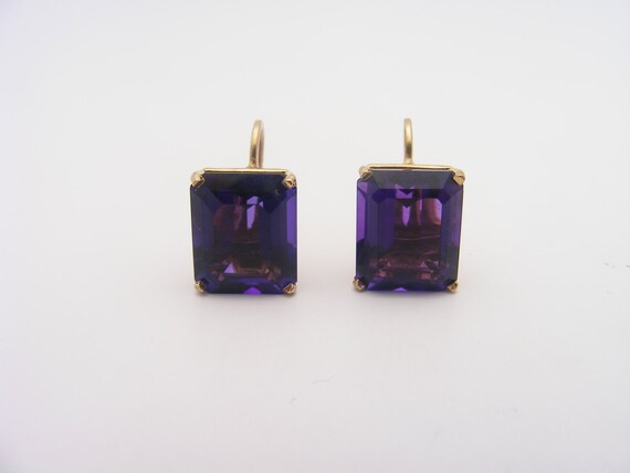 Vintage Amethyst Screw On Earrings. 14K Yellow Gol