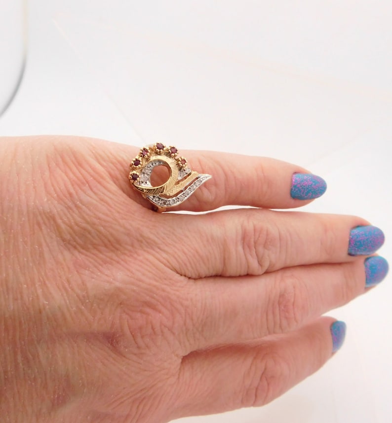Ladies Round Cut Ruby /& Diamond Cluster Ring 10K Yellow