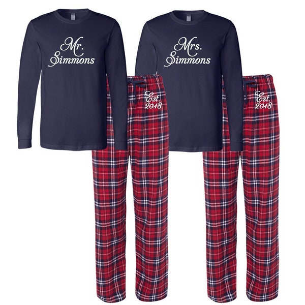 Mr and Mrs Personalized Pajamas, Custom Mr. and Mrs. red and navy matching flannel Pajamas, Couples gift idea, Matching Couples Pjs, gifts