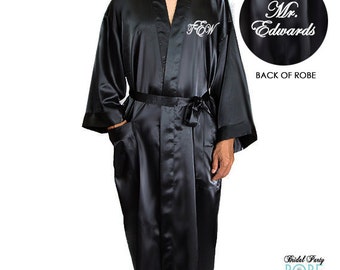 Personalized Mr. Robe, Monogrammed Groom Robe, Robe for the Groom, Wedding Day Robe, mens satin robe, embroidered grooms robe, groom gift