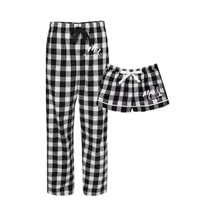 Mr and Mrs Flannel Pajamas, Valentine's day pjs, Gifts for Couples, Matching Couples Pjs, Engagement Gifts, anniversary gift for her for him
