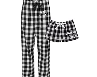 Mr and Mrs Flannel Pajamas, Valentine's day pjs, Gifts for Couples, Matching Couples Pjs, Engagement Gifts, anniversary gift for her for him