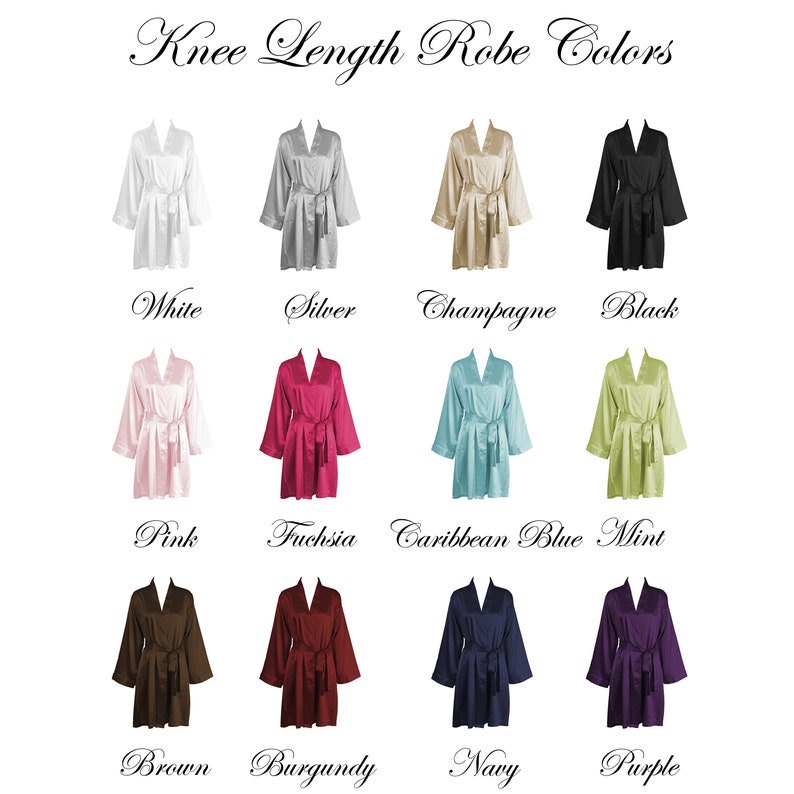 K&ouml;nnte beinhalten: Eine Auswahl an knielangen Morgenm&auml;nteln in verschiedenen Farben, darunter Wei&szlig;, Silber, Champagner, Schwarz, Rosa, Fuchsia, Karibikblau, Mint, Braun, Burgunder, Marineblau und Lila.