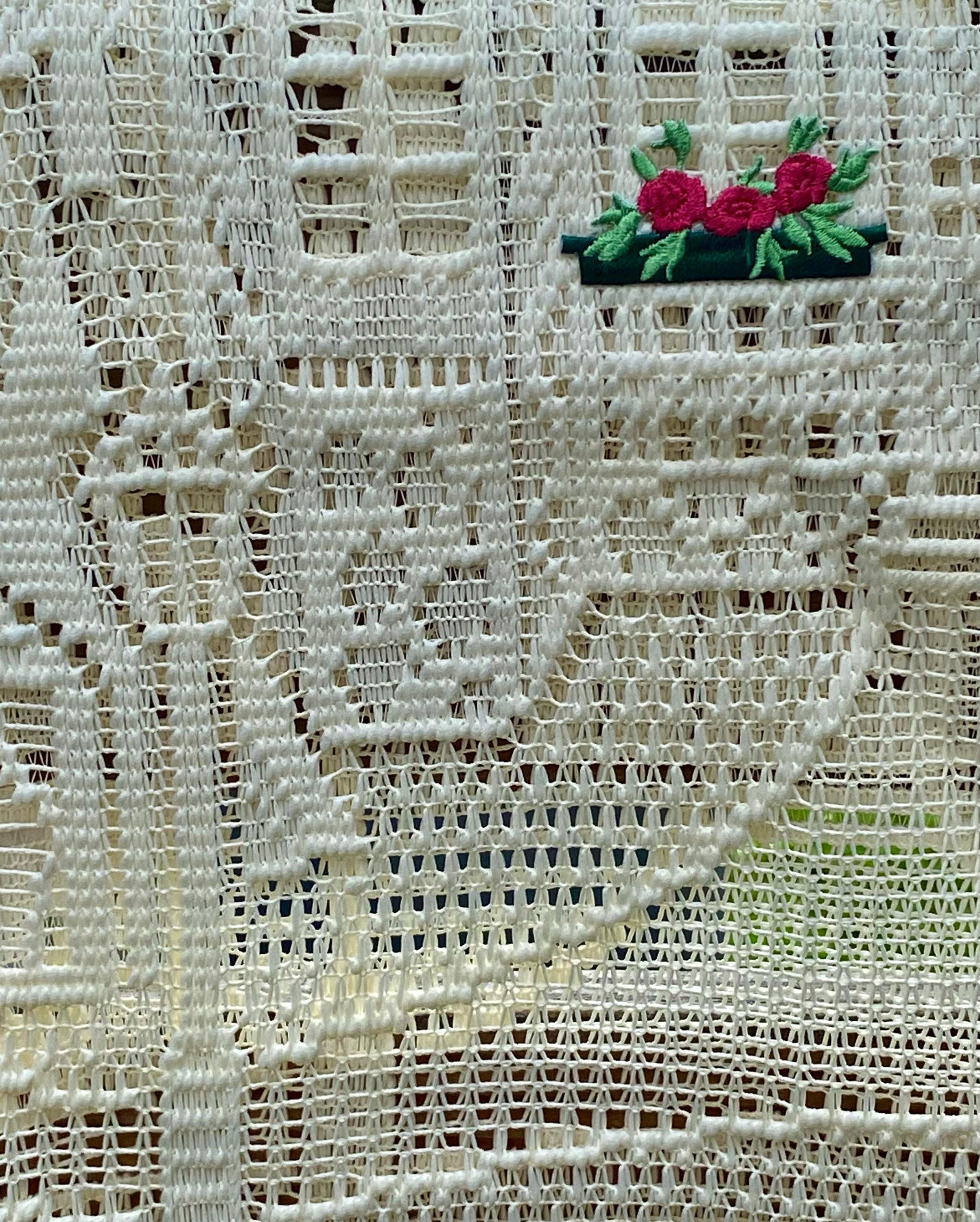 Vintage Heritage Lace Table Runner Dresser Scarf Seasonal Holiday Home  Decor Centerpiece 16 X 48 Ecru With Red Flowers Shabby Cottage Chic - Etsy