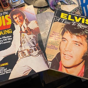 Vintage Elvis Presley Biography magazines book set of 2 from 1970&#39;s facts about the King of Rock n Roll Color poster Portraits