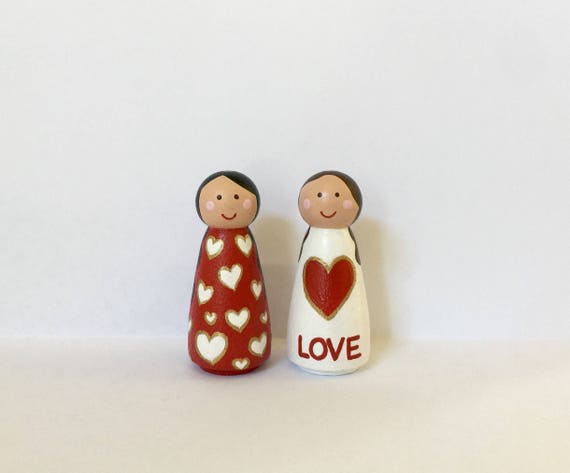 MINIATURES WOOD PEG VALENTINES HEARTS 10 MIXED COLOURS PAPERCRAFT SCRAPBOOKING