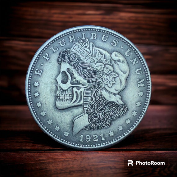 ビンテージ　昭和レトロ　70s ミッドセンチュリー　モダンアート　SKULL 額 Hand Carved Morgan Silver Dollar Hobo Nickel Skull Art by M.J