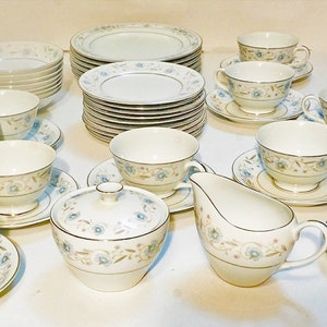 Vintage English Garden Made in Japan 1221 Fine Porcelain China Plates Lot Set 44 pieces