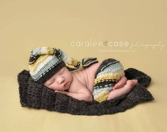 Knitting Pattern//PDF Pattern//Stocking Hat & Pants Pattern//Newborn Knitting Pattern//Knit Your Own//Newborn Props//Newborn Hat Pattern