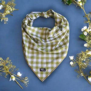 Bandana | Bandana para amarrar o cachorro | Xadrez verde-oliva
