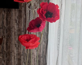 Fleurs géantes sur pied coquelicots rouges pour décoration d'événement, décoration de vitrine coquelicots rouges, décoration fleurs géantes, décoration de fête