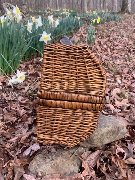 Vintage Wicker Rattan Wine Bottle Caddy Picnic Basket Gem